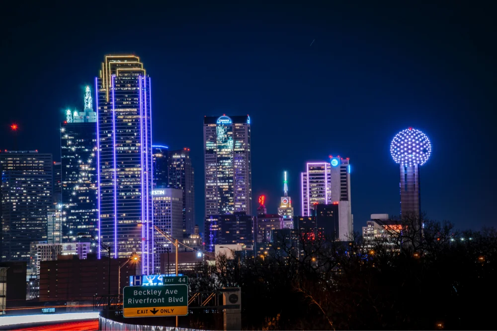 dallas skyline at night
