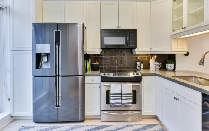 how much electricity a refrigerator uses