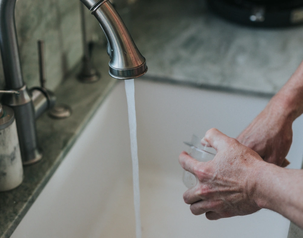 washing the dishes by hand